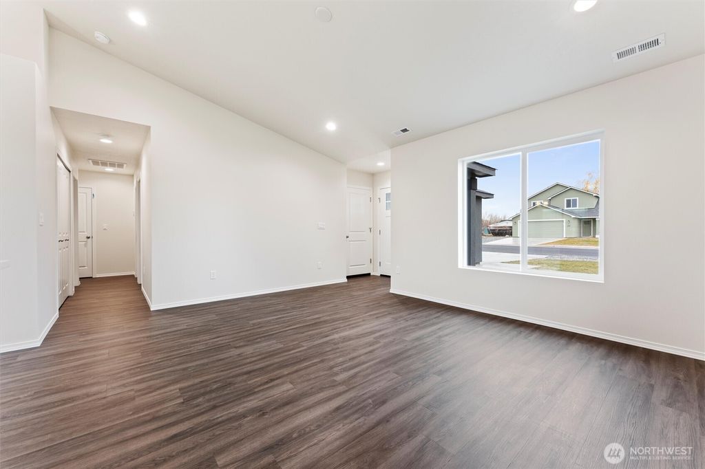 Photo of 0 Lot 21 Peach Street, Mattawa, WA 99349 (MLS # 2492112)