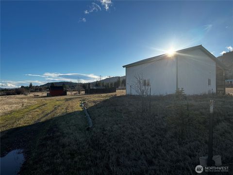 Photo of 70 Peoh Place, Cle Elum, WA 98922 (MLS # 2459681)