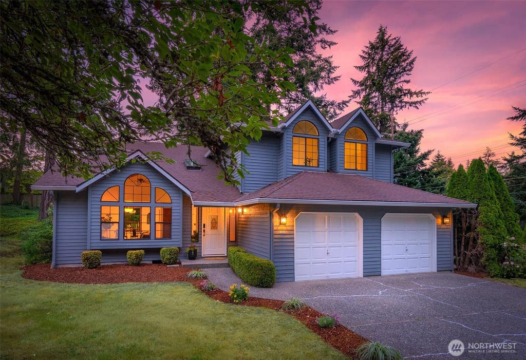 Photo of 6615 116th Avenue SE, Bellevue, WA 98006 (MLS # 2561941)