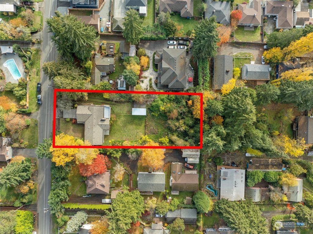 Photo of 12525 39 Avenue NE, Seattle, WA 98125 (MLS # 2309149)