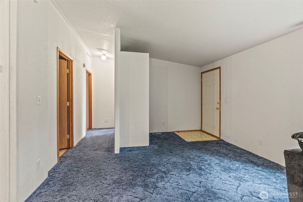 Photo of 1337 South Silverlake Road, Castle Rock, WA 98611 (MLS # 2466780)