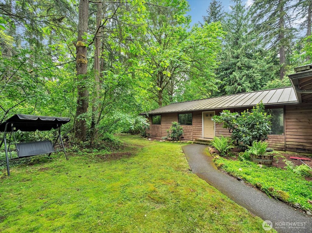 Photo of 15409 216th Avenue NE, Woodinville, WA 98077 (MLS # 2374897)
