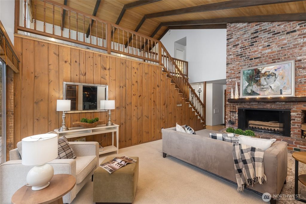 Photo of 16521 NE 1st Place, Bellevue, WA 98008 (MLS # 2501756)