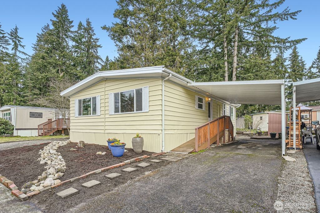 Photo of 18425 NE 95th Street #85, Redmond, WA 98052 (MLS # 2365863)