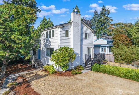 Photo of 6202 Ravenna Avenue NE, Seattle, WA 98115 (MLS # 2579605)