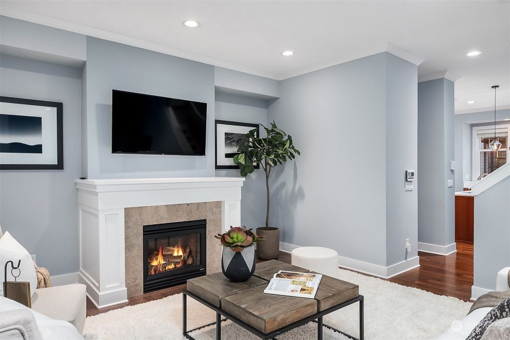 Photo of 1177 NE High Street, Issaquah, WA 98029 (MLS # 2180721)