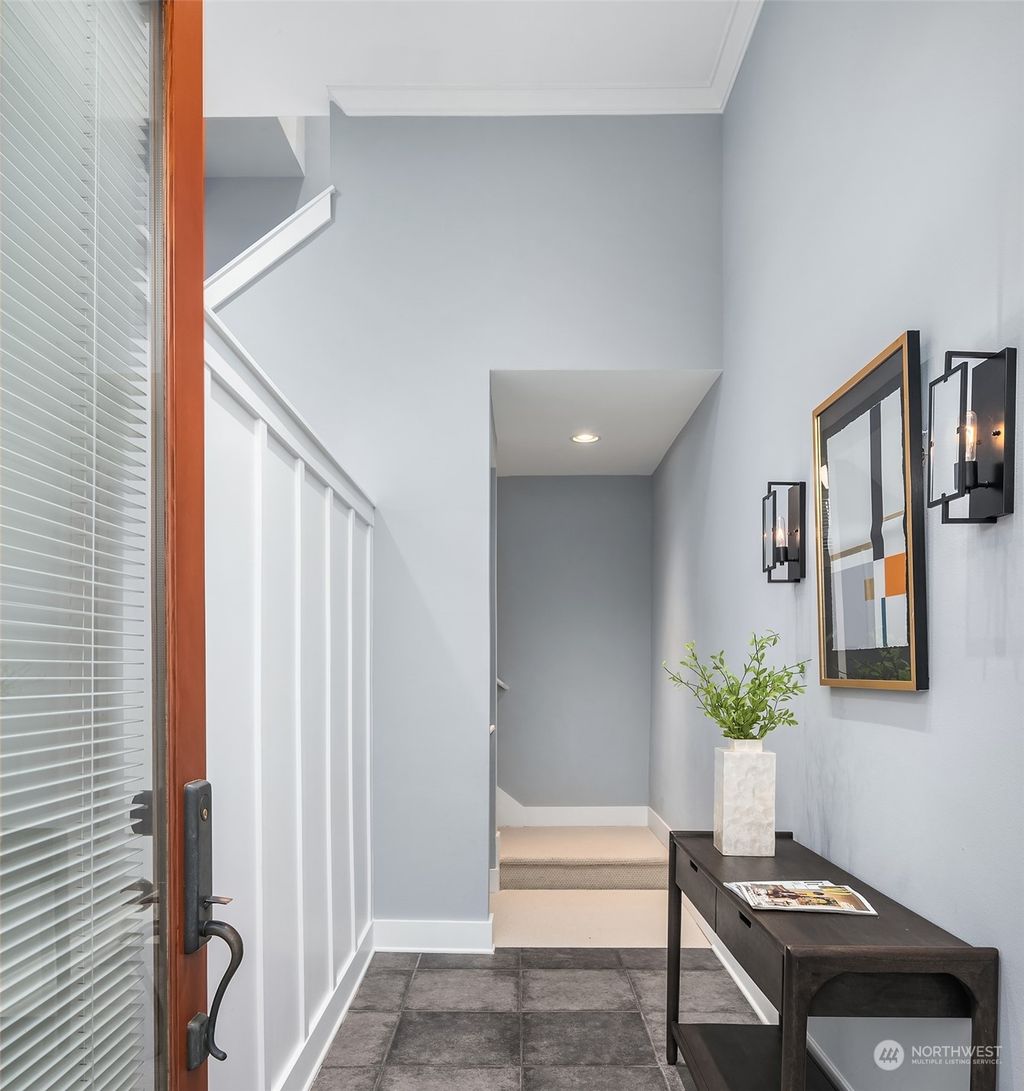 Photo of 1177 NE High Street, Issaquah, WA 98029 (MLS # 2180721)