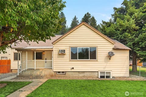 Photo of 403 E 3rd Street, Cle Elum, WA 98922 (MLS # 2567890)