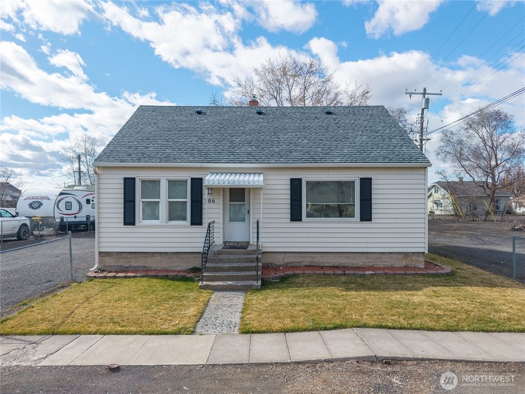 Photo of 106 S 2nd Street, Odessa, WA 99159 (MLS # 2489293)