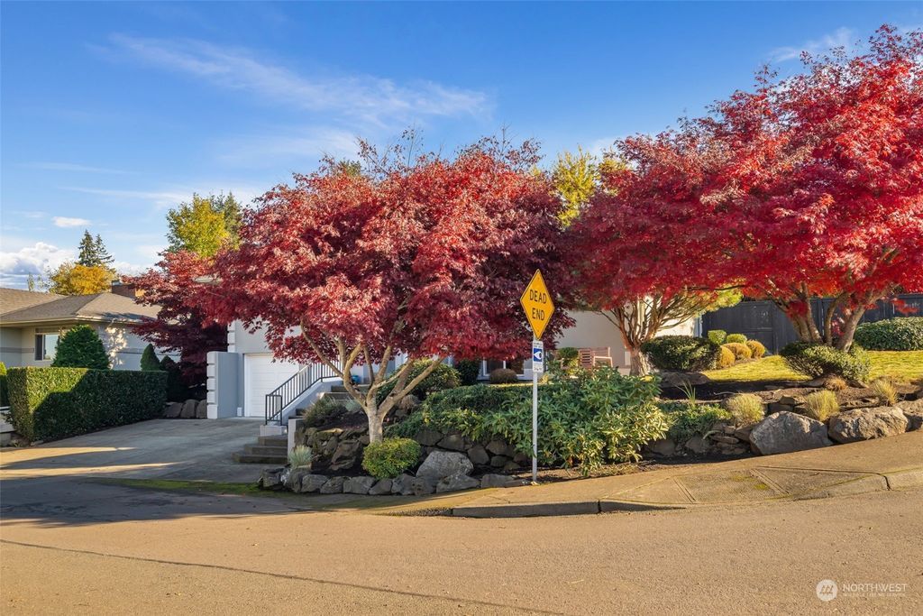 Photo of 1804 2nd Street, Kirkland, WA 98033 (MLS # 2309195)
