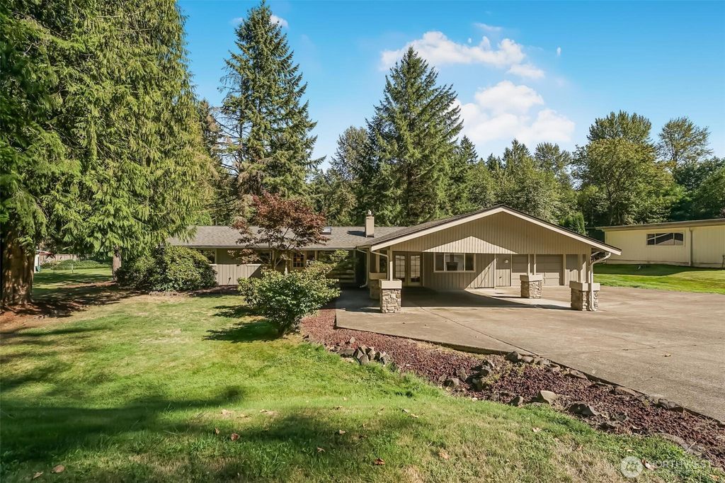 Photo of 13312 230th Avenue SE, Issaquah, WA 98027 (MLS # 2502361)