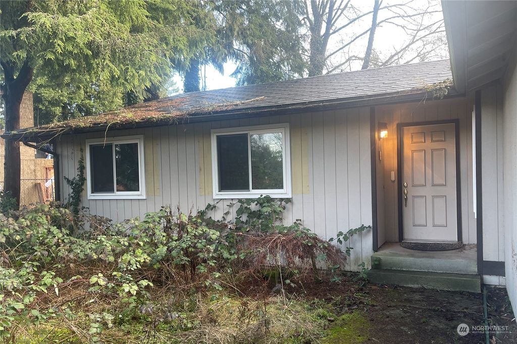 Photo of 7550 124th Place NE, Kirkland, WA 98033 (MLS # 2193242)