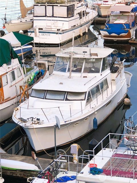 Photo of 2040 Westlake Avenue N #10, Seattle, WA 98109 (MLS # 2432382)