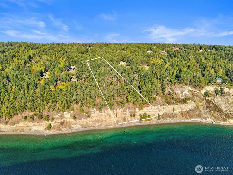 611 Lane De Chantal