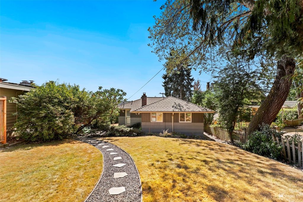 Photo of 4149 32nd Avenue SW, Seattle, WA 98126 (MLS # 1993266)