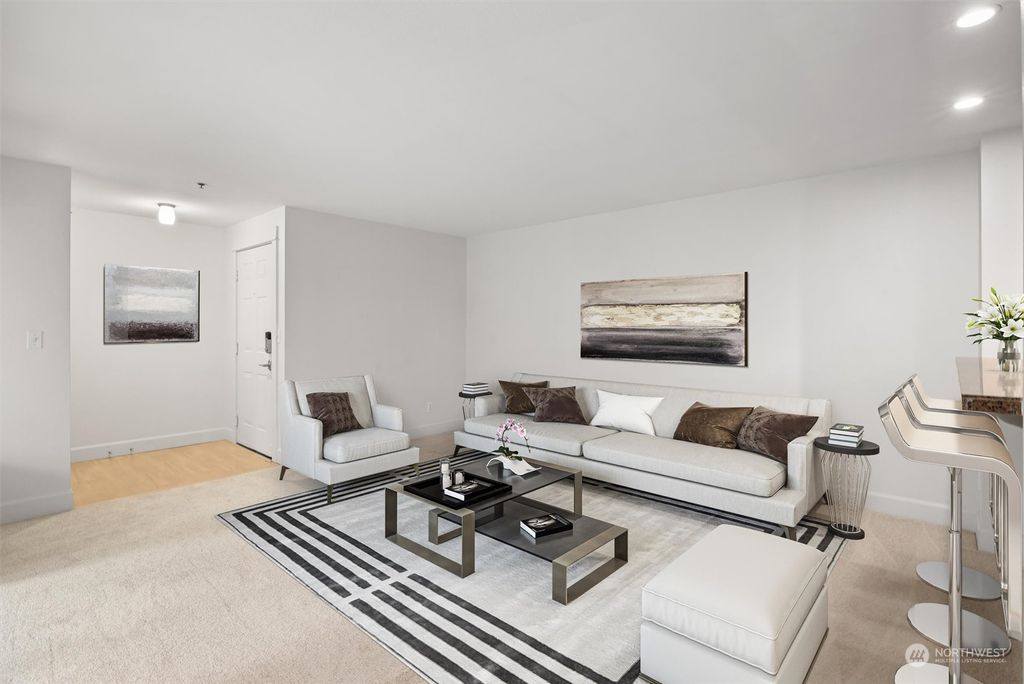 Photo of 300 N 130th Street #4206, Seattle, WA 98133 (MLS # 2201900)