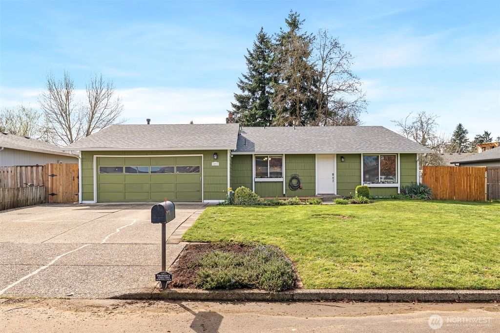 Photo of 12713 NE 41st Street, Vancouver, WA 98682 (MLS # 2494565)