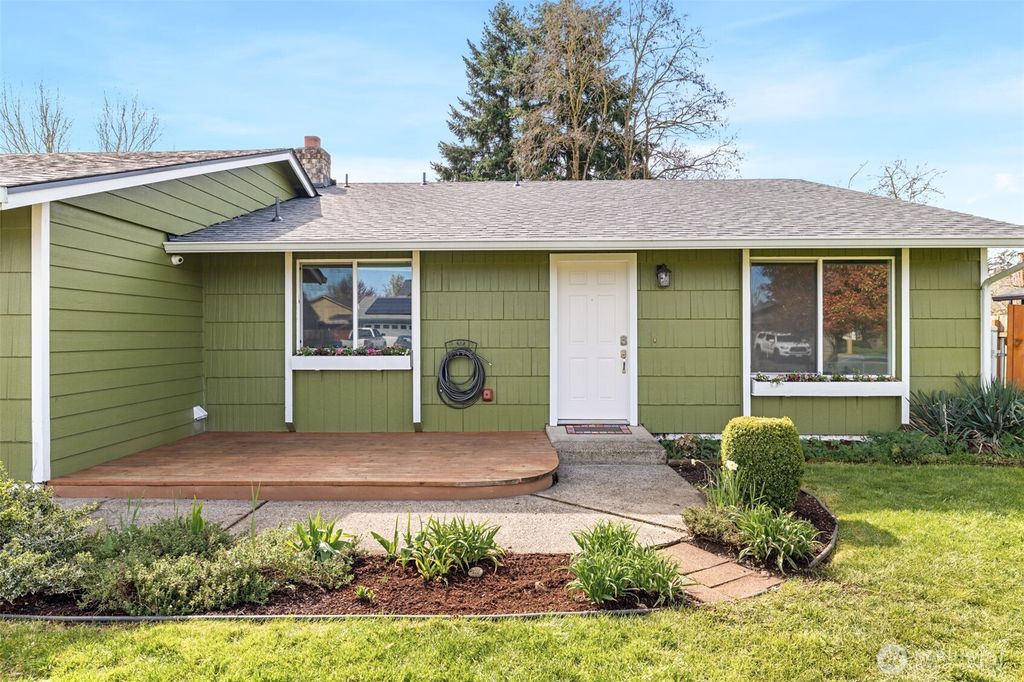 Photo of 12713 NE 41st Street, Vancouver, WA 98682 (MLS # 2494565)