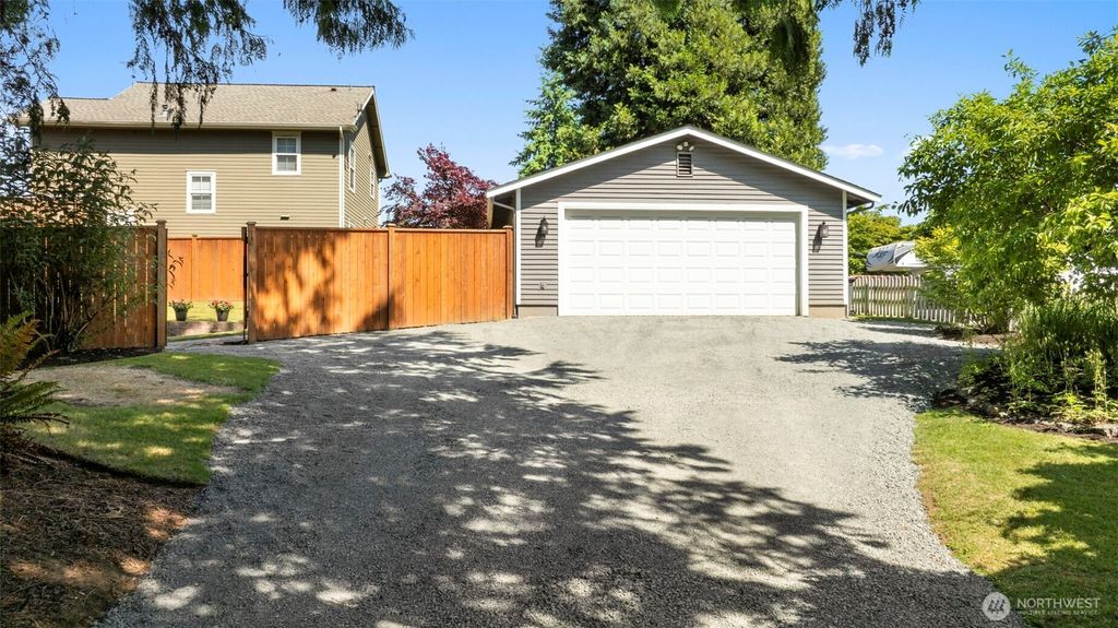 Photo of 7321 71st Avenue NE, Marysville, WA 98270 (MLS # 2409038)