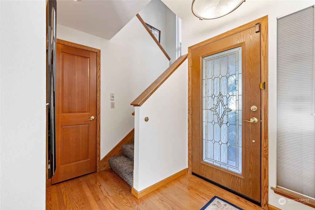Photo of 319 SW 328th St St, Federal Way, WA 98023 (MLS # 2324714)
