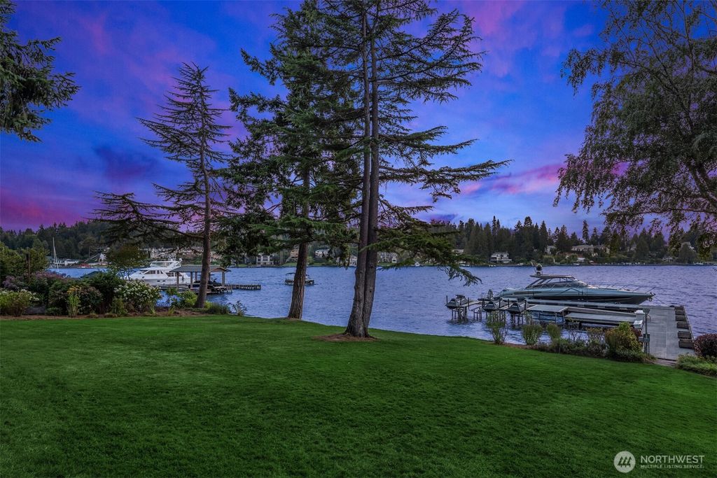 Photo of 3639 Hunts Point Road, Hunts Point, WA 98004 (MLS # 2486153)