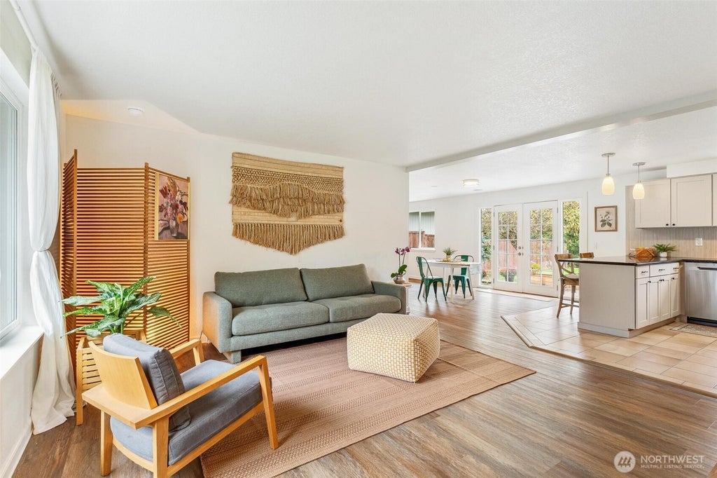 Photo of 10229 27th Drive SE, Everett, WA 98208 (MLS # 2582899)