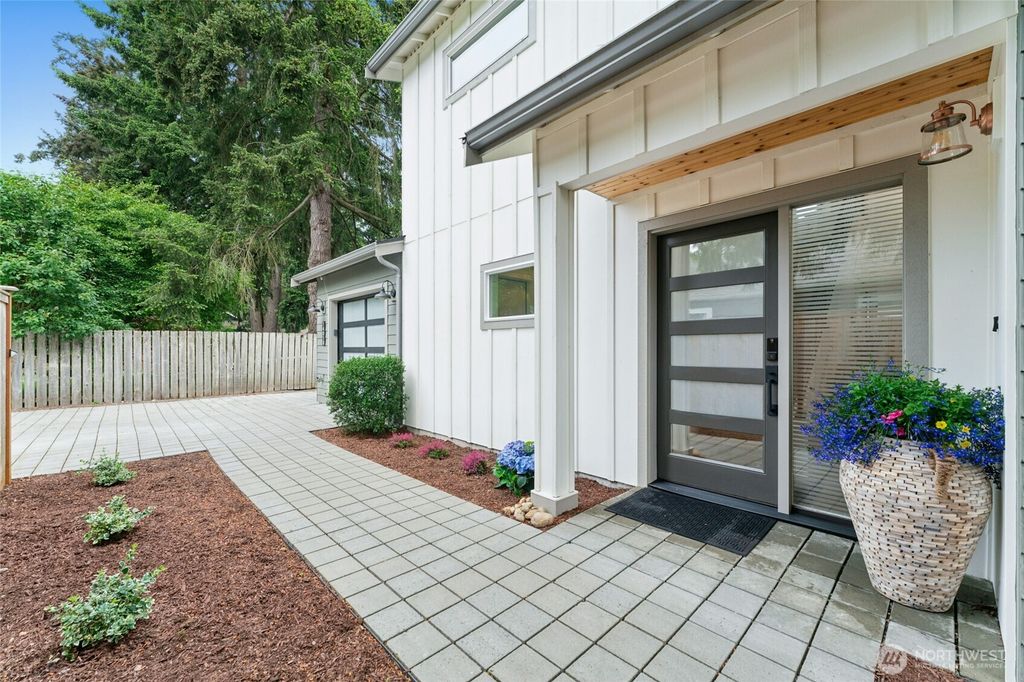 Photo of 14018 2nd Avenue NW, Seattle, WA 98177 (MLS # 2527700)