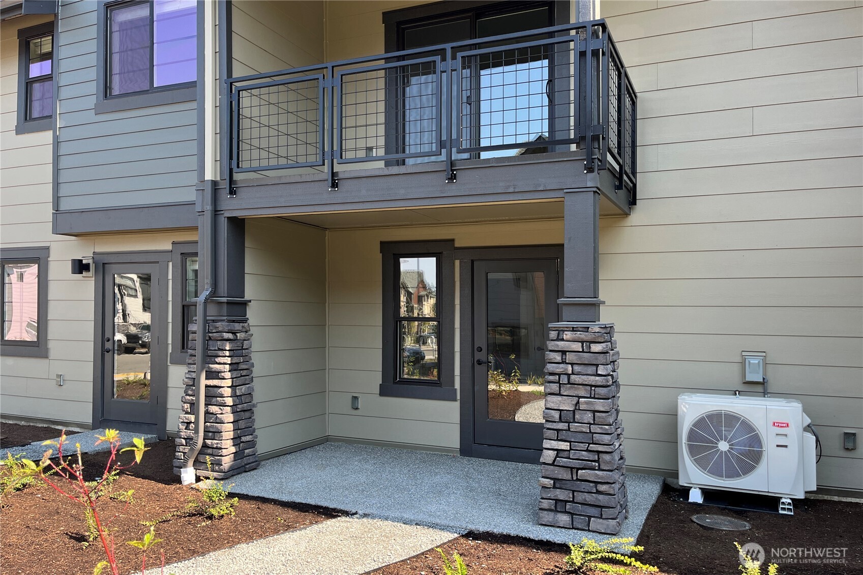 1287 Waterfall Way SE 2004