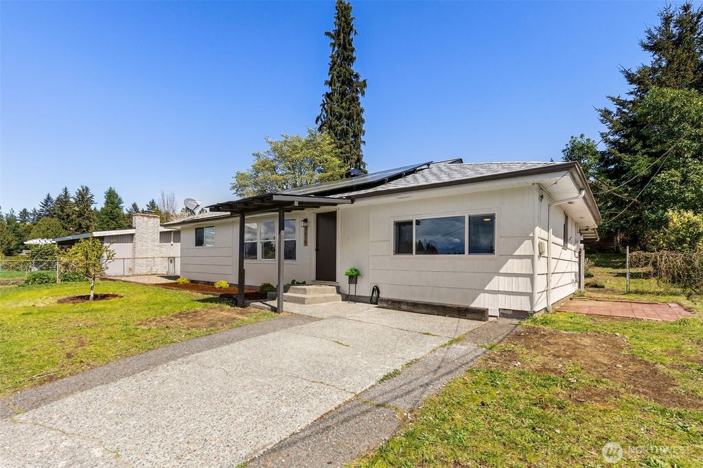 Photo of 3518 Petersville Road NE, Bremerton, WA 98310 (MLS # 2509636)
