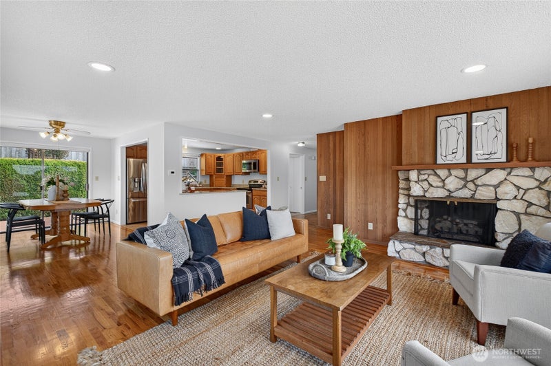 2428 Crestline Drive