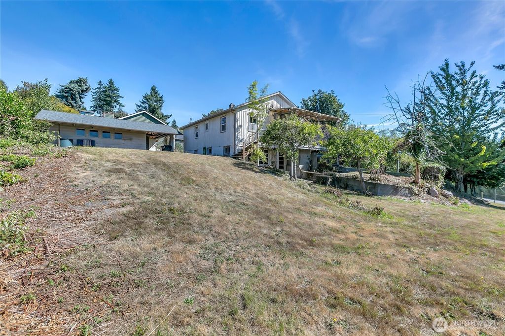 Photo of 21325 6th Avenue S, Des Moines, WA 98198 (MLS # 2430576)