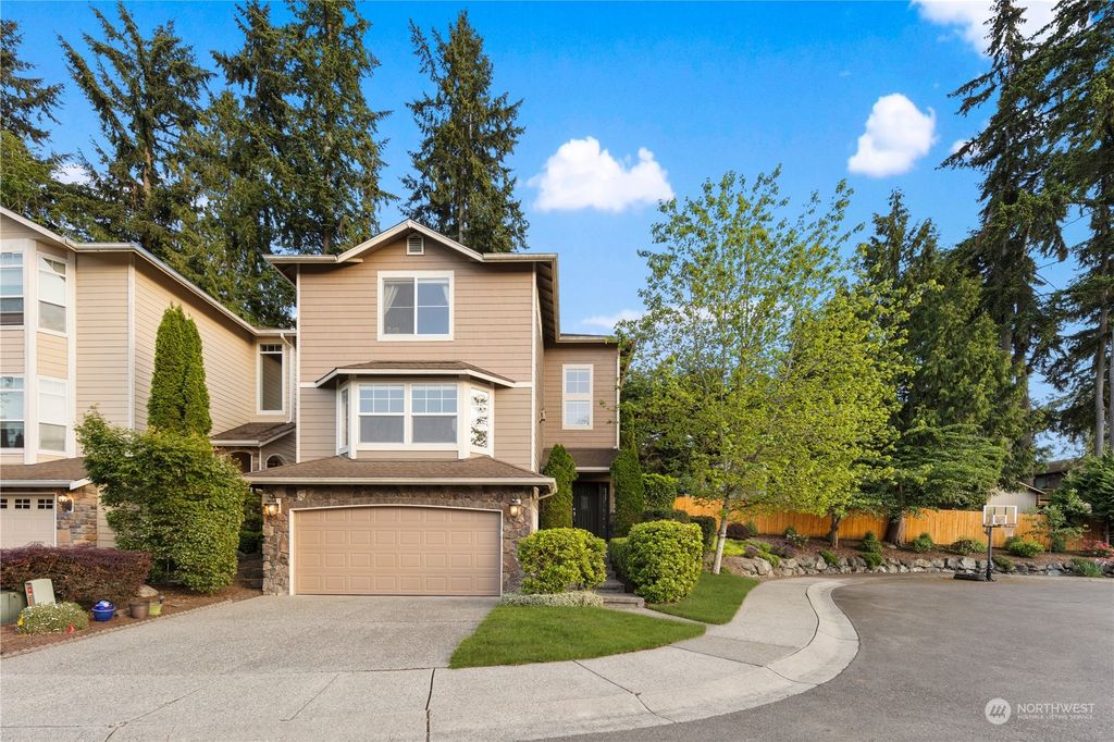 Photo of 8305 NE 163rd Place, Kenmore, WA 98028 (MLS # 2101886)