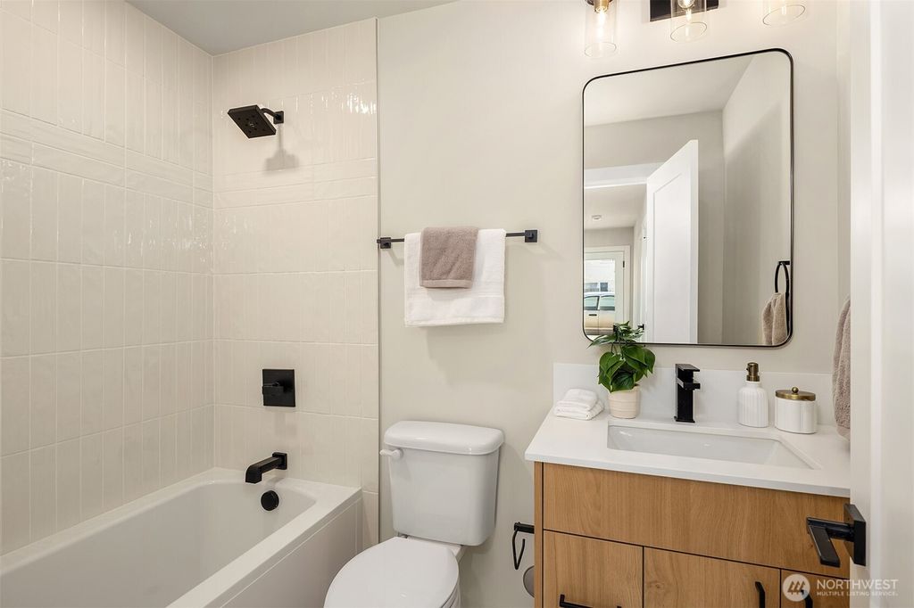 Photo of 5718 14th Avenue NW, Seattle, WA 98107 (MLS # 2505572)