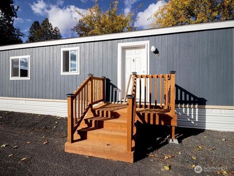 Photo of 840 W 1st Street #29, Cheney, WA 99204 (MLS # 2465600)