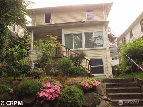 5211 19th Avenue NE Seattle WA 98105
