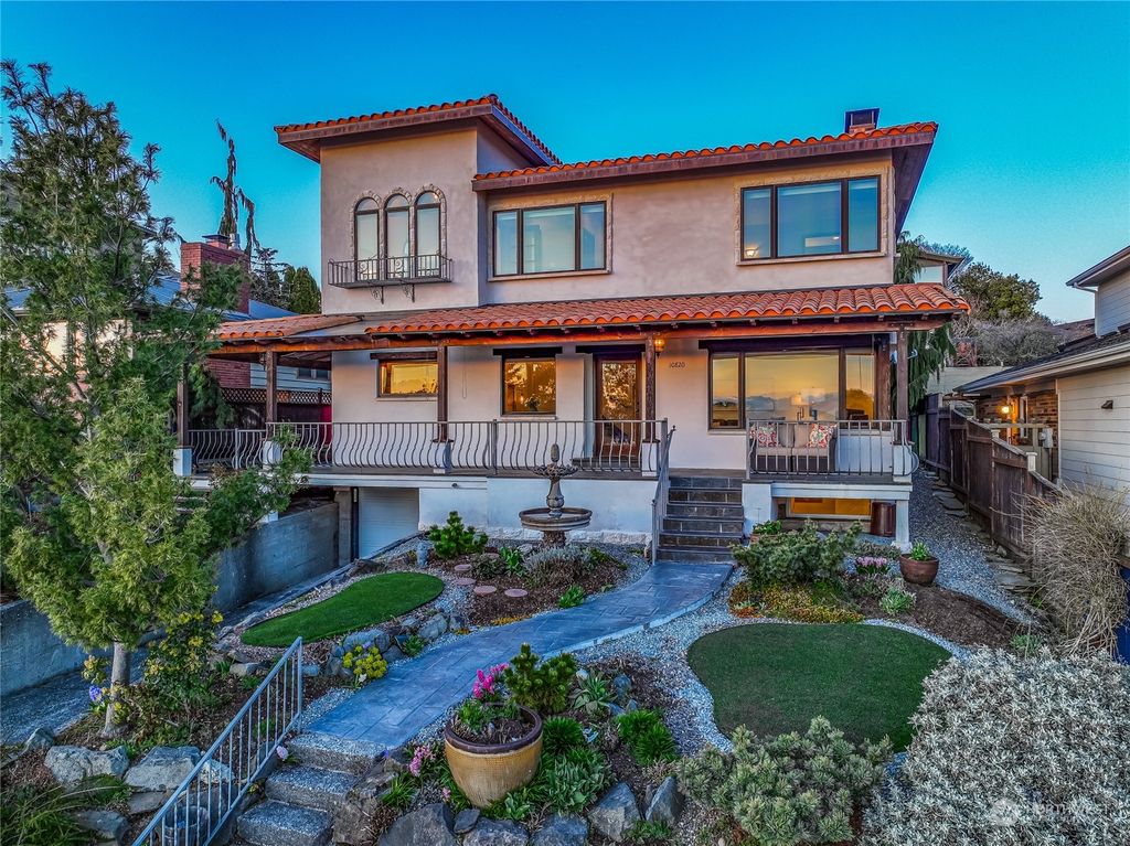 Photo of 10820 44th Avenue SW, Seattle, WA 98146 (MLS # 2053788)