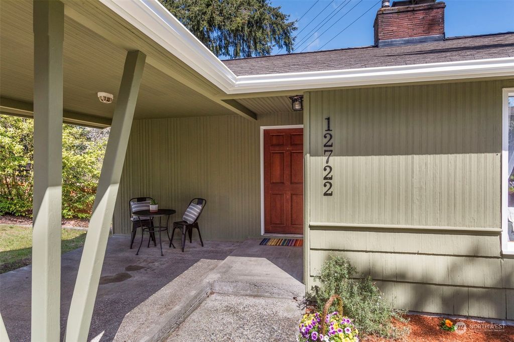 Photo of 12722 Roosevelt Way NE, Seattle, WA 98125 (MLS # 2220400)