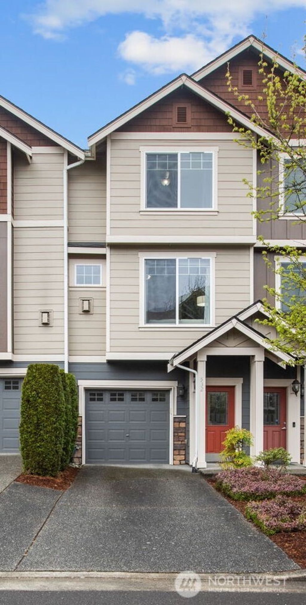 Photo of 532 Pilchuck Path, Everett, WA 98201 (MLS # 2368760)