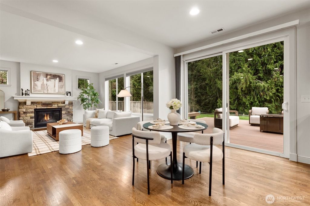 Photo of 23671 NE 15th Place, Sammamish, WA 98074 (MLS # 2473295)