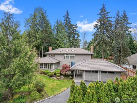 Photo of 2507 Medina Circle, Medina, WA 98039 (MLS # 2526168)