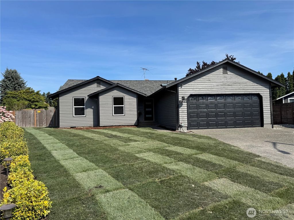 Photo of 5011 136th Place NE, Marysville, WA 98271 (MLS # 2418719)