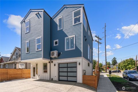 4070 5th Avenue NE Unit B, Seattle, WA 98105 - MLS#: 2330173