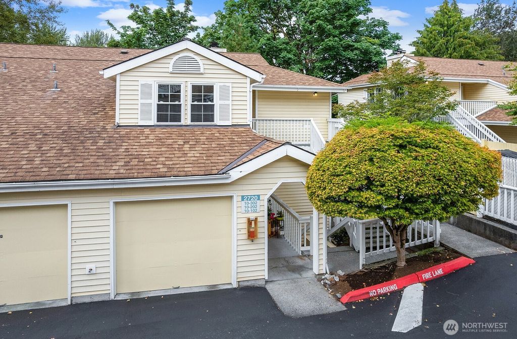 Photo of 2720 SE 118th Avenue #302, Bellevue, WA 98005 (MLS # 2431776)