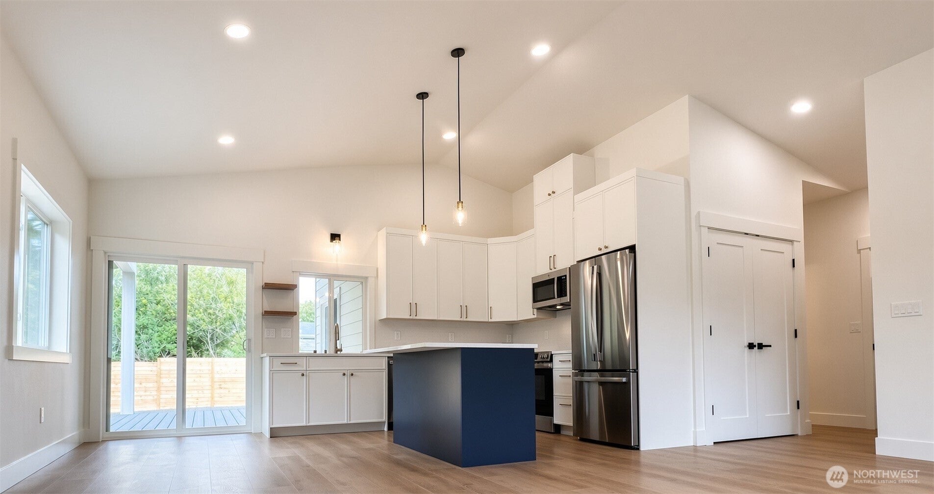 148 NW Narwhal Loop N
