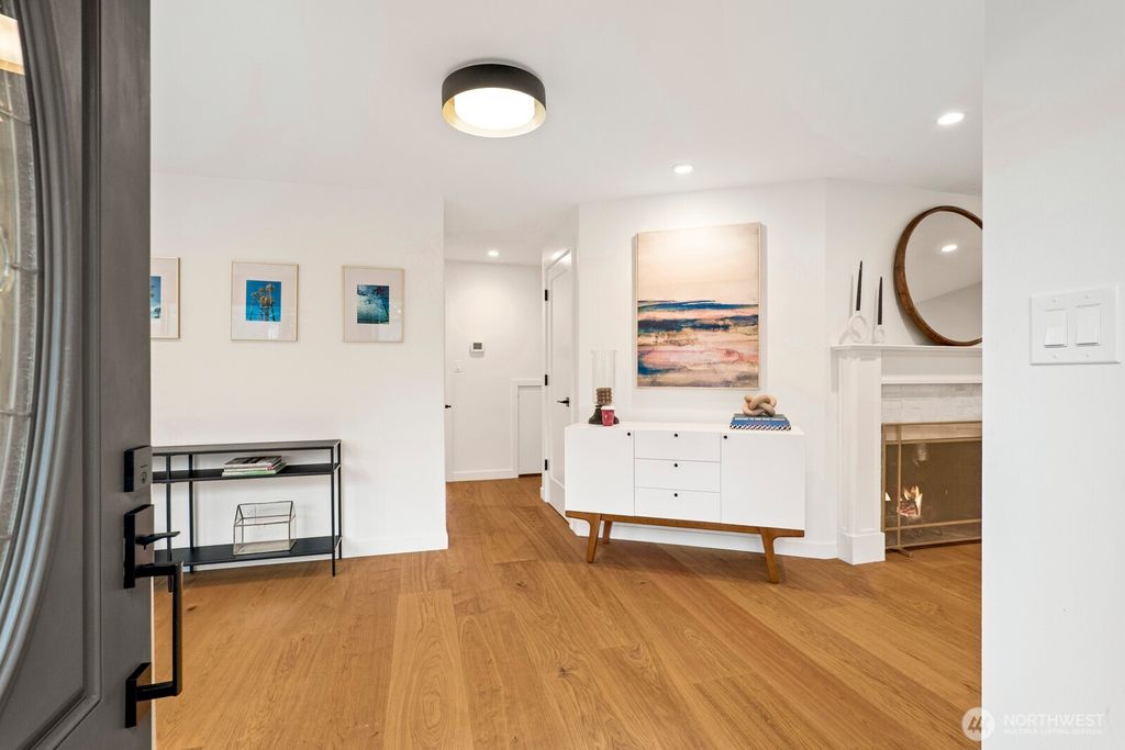 Photo of 2649 Walnut Avenue SW, Seattle, WA 98116 (MLS # 2339969)