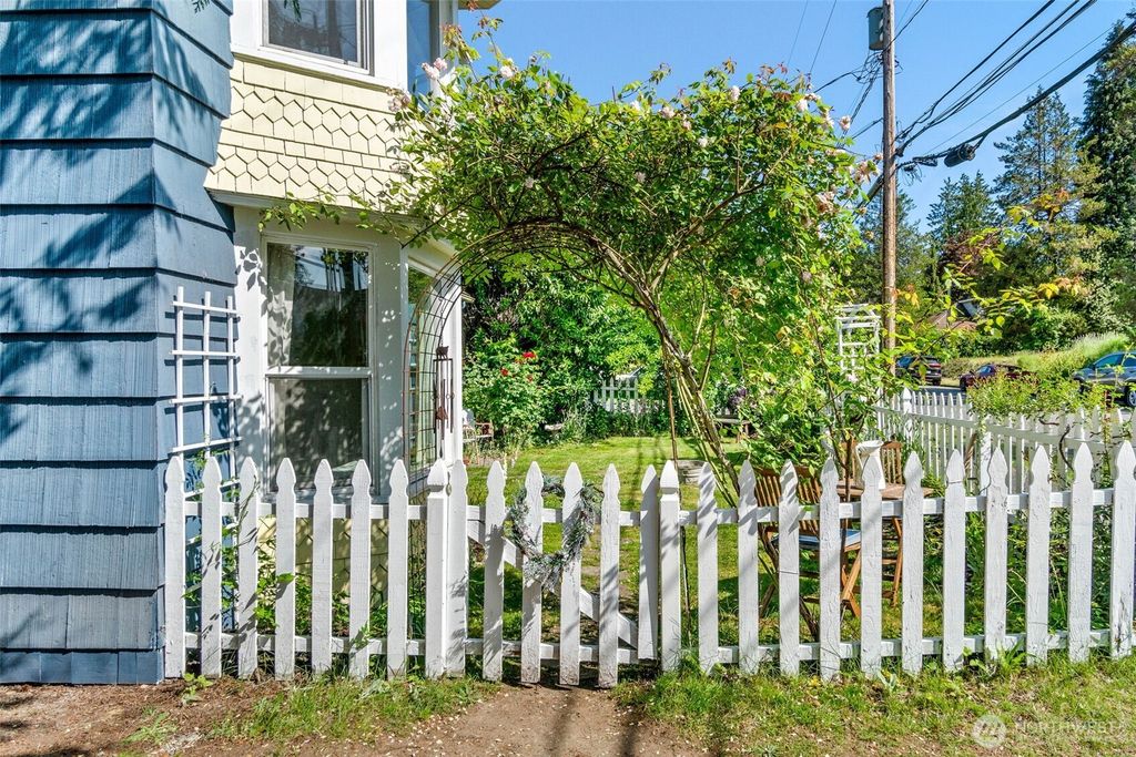 Photo of 18803 101st Avenue NE, Bothell, WA 98011 (MLS # 2389743)