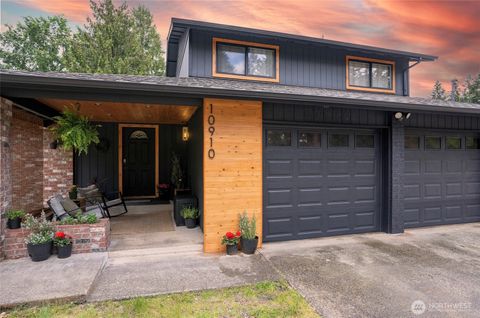 Photo of 10910 150th Street Ct E, Puyallup, WA 98374 (MLS # 2528124)