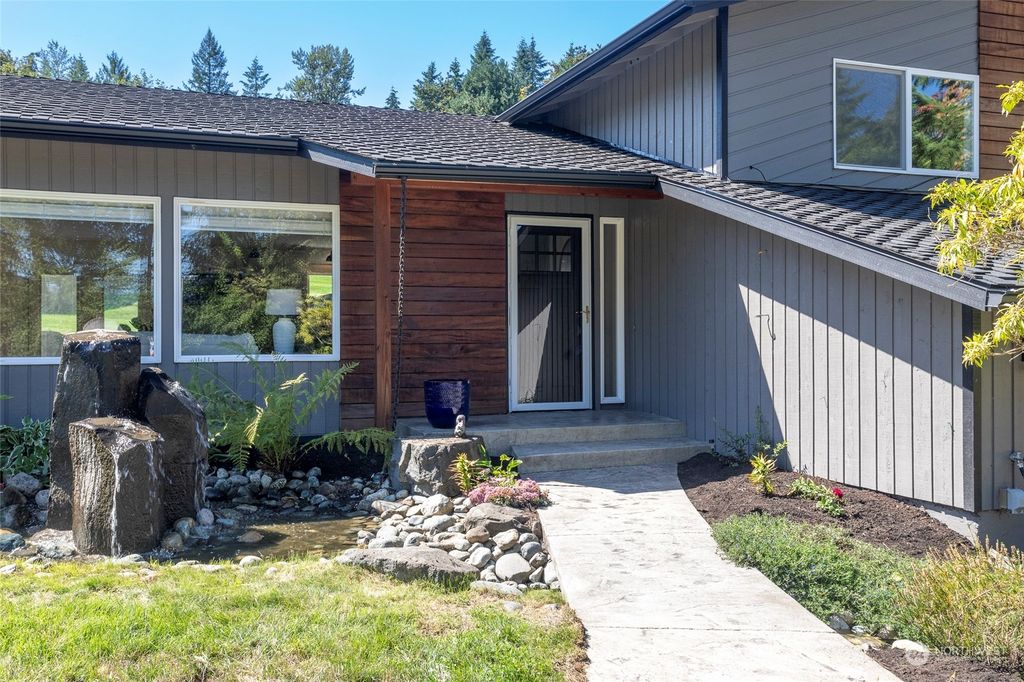 Photo of 39005 258th Avenue SE, Enumclaw, WA 98022 (MLS # 2281185)