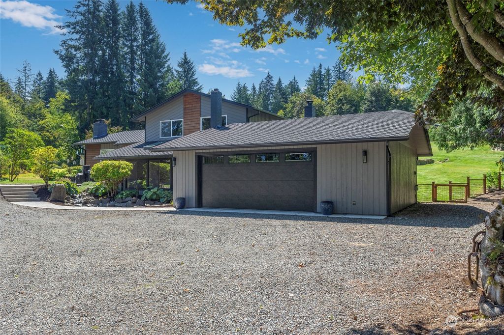 Photo of 39005 258th Avenue SE, Enumclaw, WA 98022 (MLS # 2281185)