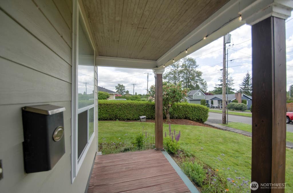 Photo of 664 NW New York Avenue, Chehalis, WA 98532 (MLS # 2563858)